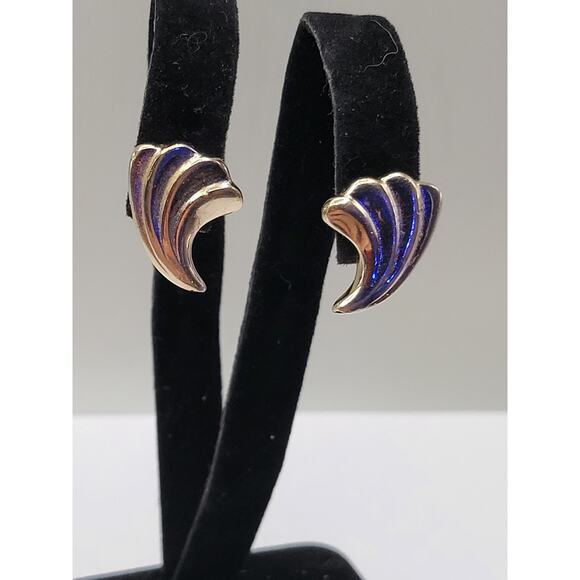 Vintage Amway Gold Tone Clip On Earrings Sculpted Wave Design 1980s - Picture 3 of 11